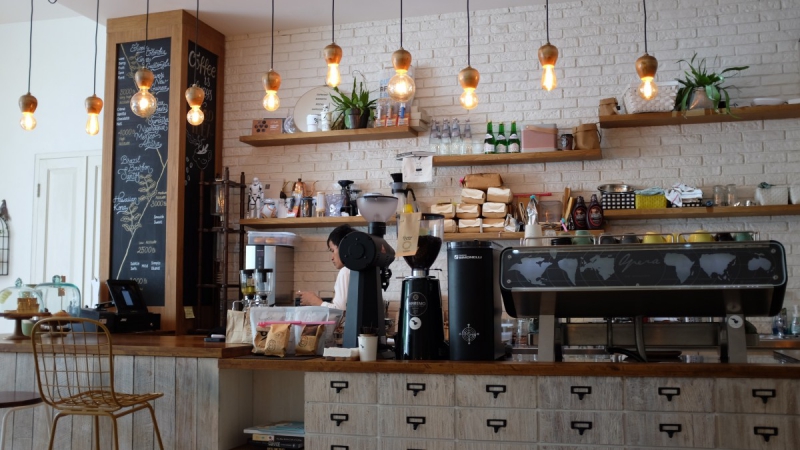 boutique-FLAYOSC-min_coffee_shop_light_cafe_coffee_shop-32620